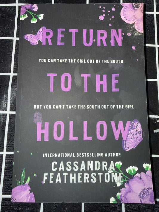 DAMAGED ONLY-Return to the Hollow (Alt Cover): A Steamy Humorous Small Town Shifter Reverse Harem Romance